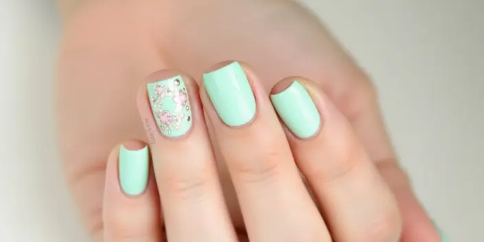 Mint Green Nails