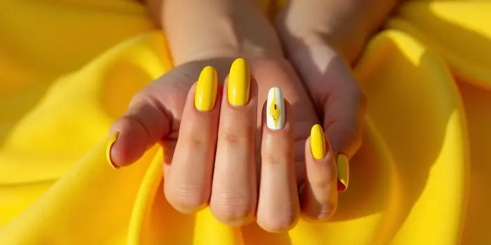 Yellow summer nails